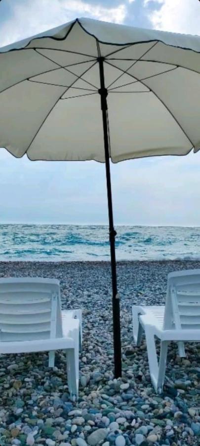 Гостевой Дом Белый Лотос Gagra Extérieur photo
