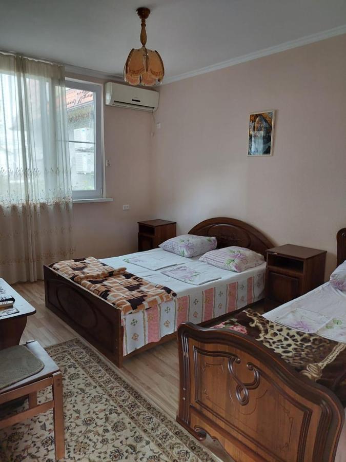 Гостевой Дом Белый Лотос Gagra Extérieur photo